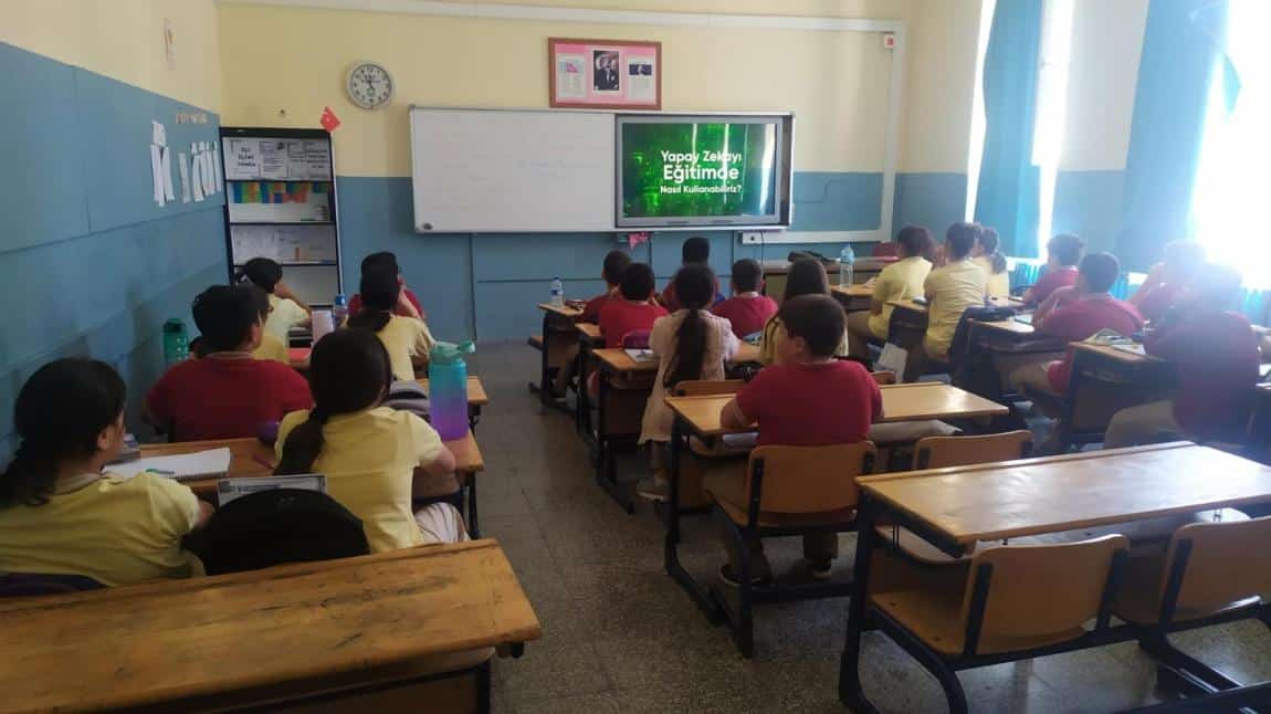 İzmir İnternet Haftası Günleri Eğitimde Üretken Yapay Zeka